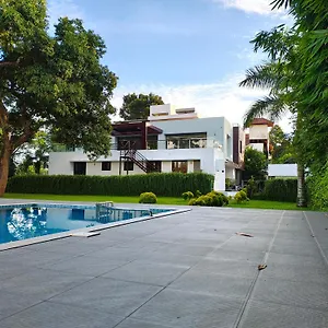 Bed & Breakfast Nadhiyoram River Retreat Kochi